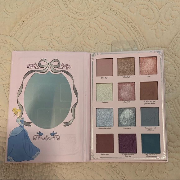 Disney Other - 🔹CINDERELLA EYESHADOW PALLET🔹